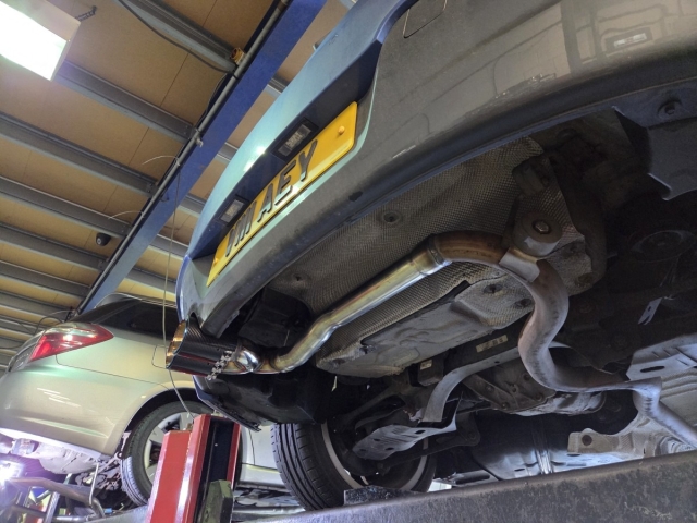 Exhaust for BMW 118D-rearexhaustupgrade-backboxdeleteservice-stylishtailpipe-twincarbonfibreexhausttips-blueburnteffecttips-stainlesssteelexhaust-MIJExhaust-PerformanceExhaust (3)