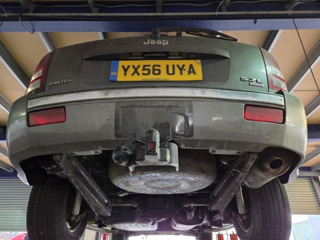 Exhaust for Jeep Grand Cherokee-catbackexhaust-bespokeexhaustfabrication-exhaustspecialists-stainlesssteelexhaust-walsall-MIJExhaust (1)