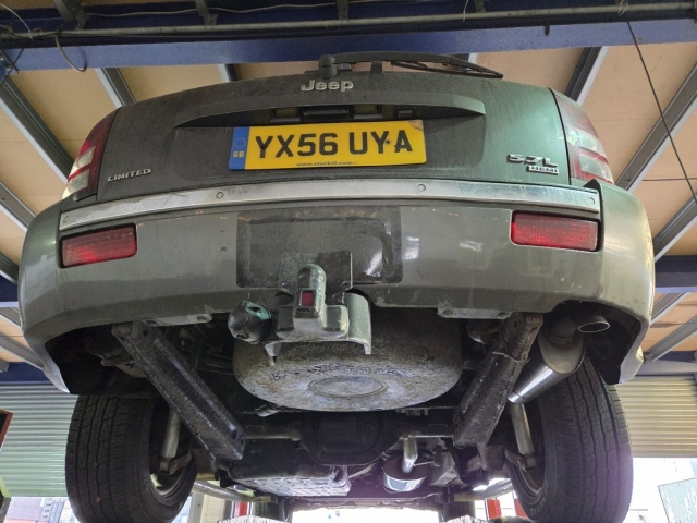 Exhaust for Jeep Grand Cherokee-catbackexhaust-bespokeexhaustfabrication-exhaustspecialists-stainlesssteelexhaust-walsall-MIJExhaust (3)