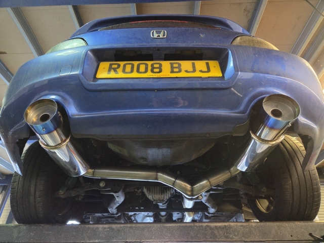 Exhaust for Honda S2000 – cat back exhaust-mandrelbentexhaust system-HKSbackboxes-HKS-Blueburnttips-japstyleboxes-freeflowingexhaust-MIJExhaust-performance (3)