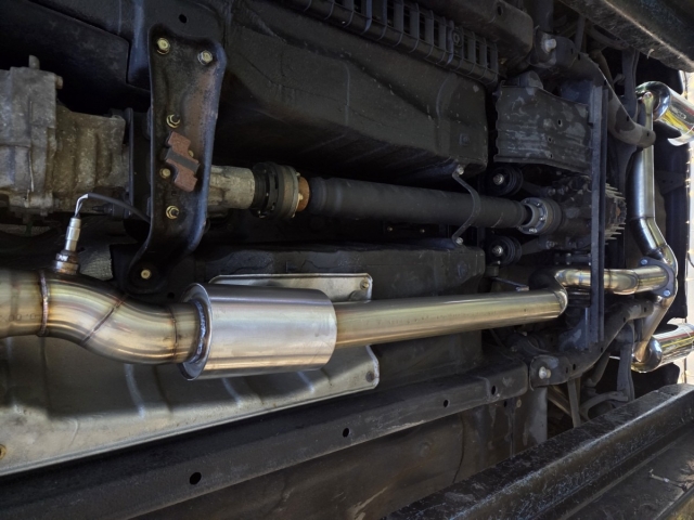 Exhaust for Honda S2000 – cat back exhaust-mandrelbentexhaust system-HKSbackboxes-HKS-Blueburnttips-japstyleboxes-freeflowingexhaust-MIJExhaust-performance (6)