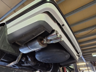 rear exhaust on bmw 318 1991-custommadeexhaust-rearbackbox-twintip-performanceexhaust-stainlesssteelexhaust-MIJExhaust-Walsall (2)