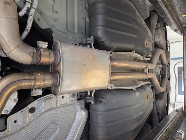 Custom Exhaust for Range Rover SVR – Mid Res Delete – Rear exhaust upgrade- Dual Valved boxes – MIJ Exhaust- Performance Exhaust-Walsall-Stainless Steel (3)