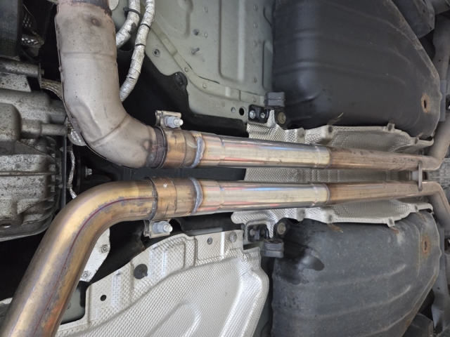 Custom Exhaust for Range Rover SVR – Mid Res Delete – Rear exhaust upgrade- Dual Valved boxes – MIJ Exhaust- Performance Exhaust-Walsall-Stainless Steel (6)