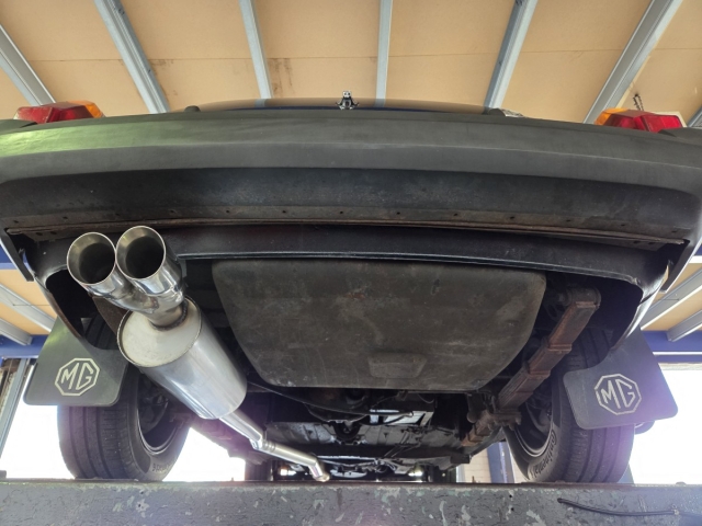 Exhaust for MG B GT – 1979 vintage- cat back exhaust system-midandrearexhaustsections-customexhaust-performanceexhaust-MIJExhaust-Walsal (4)