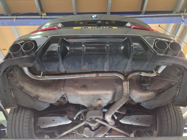 Exhaust system for BMW 330e – custom exhaust system-Quad Exit exhaust-MIJExhaust-Walsall (1)