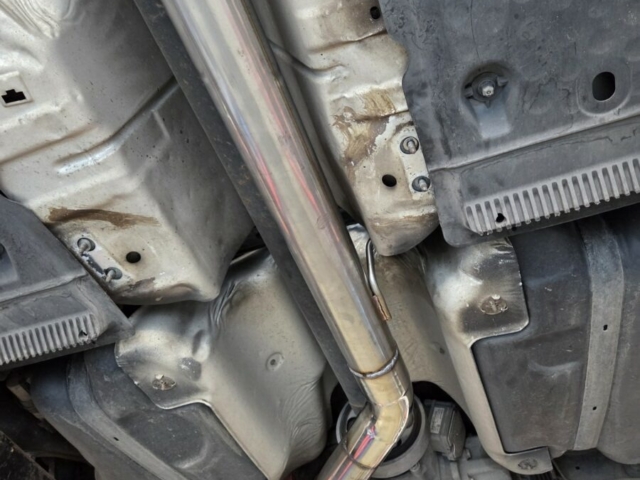 Exhaust system for VW Golf R – custom exhaust system-middle exhaust-MIJExhaust-Walsall (3)